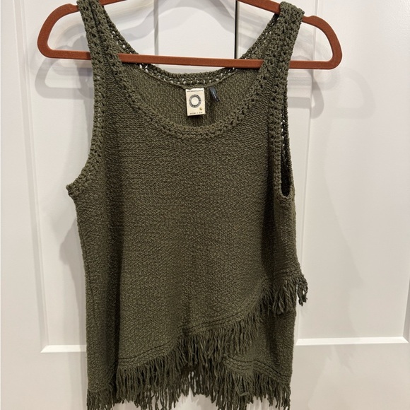 Anthropologie Akemi + Kim Olive Green
Fringed Sweater Tank Size Small - Picture 3 of 5
